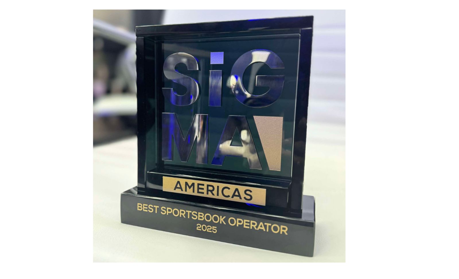 1xBet - мобильный продукт года 2025